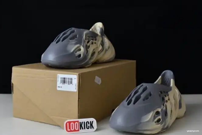 GV7904 Moon RNNR Yeezy Gray MXT Adidas Foam 0523
